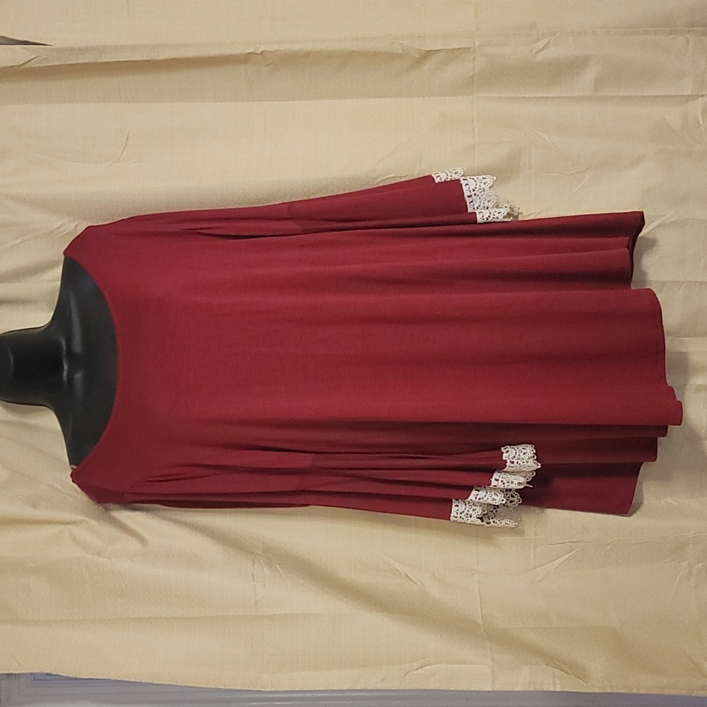 Burgundy/ivory dress very cute for the Christmas 🎄 😍